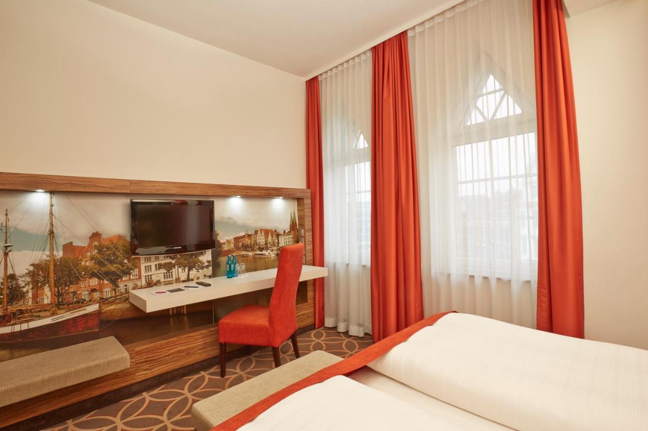 Deluxe Queen Room,946183792:JPEG
