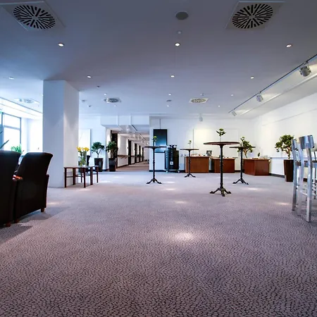 Park Inn by Radisson Lübeck-3